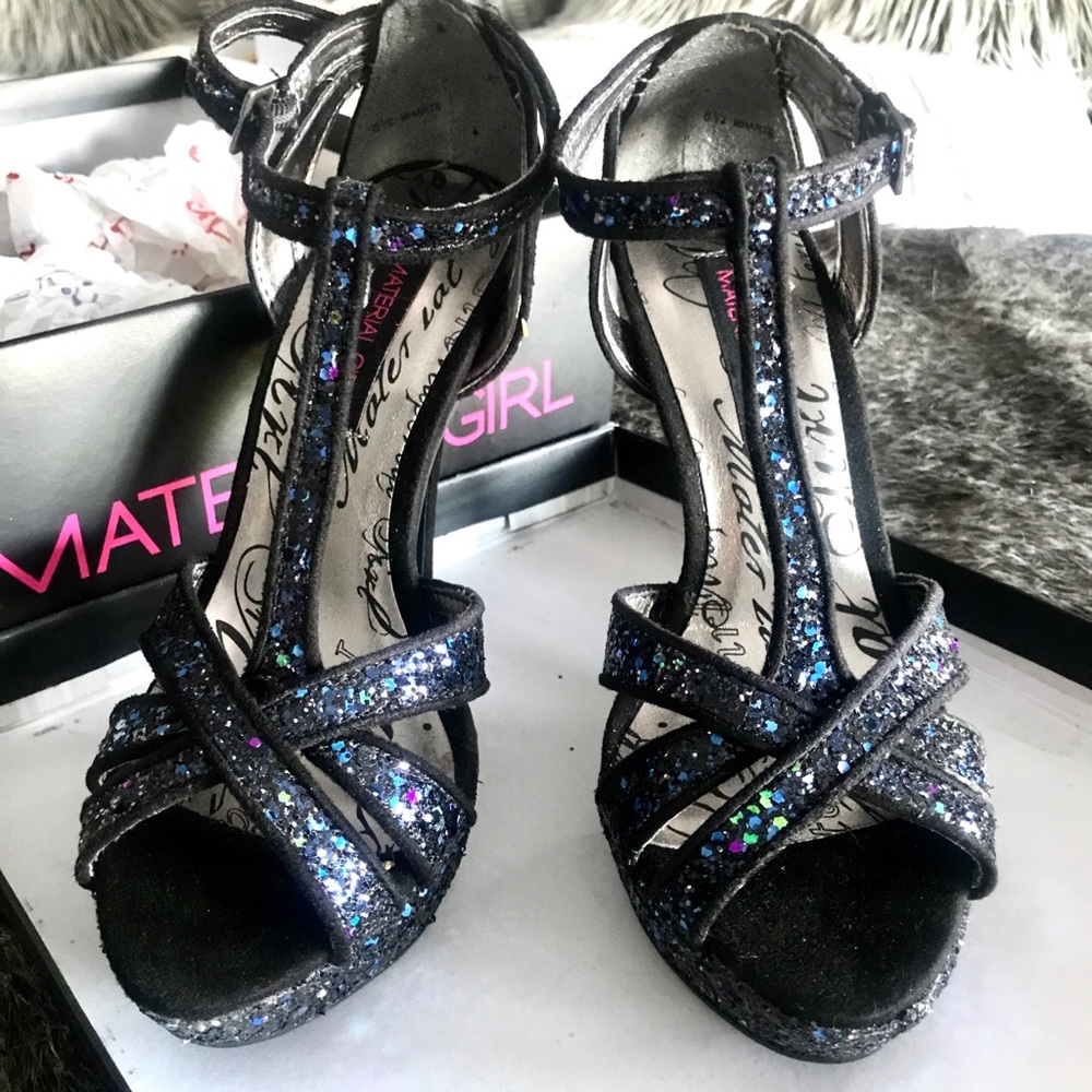 MATERIAL GIRL , Hot and sexy starts HERE! 😎6.5 ❤️ - Picture 5 of 7